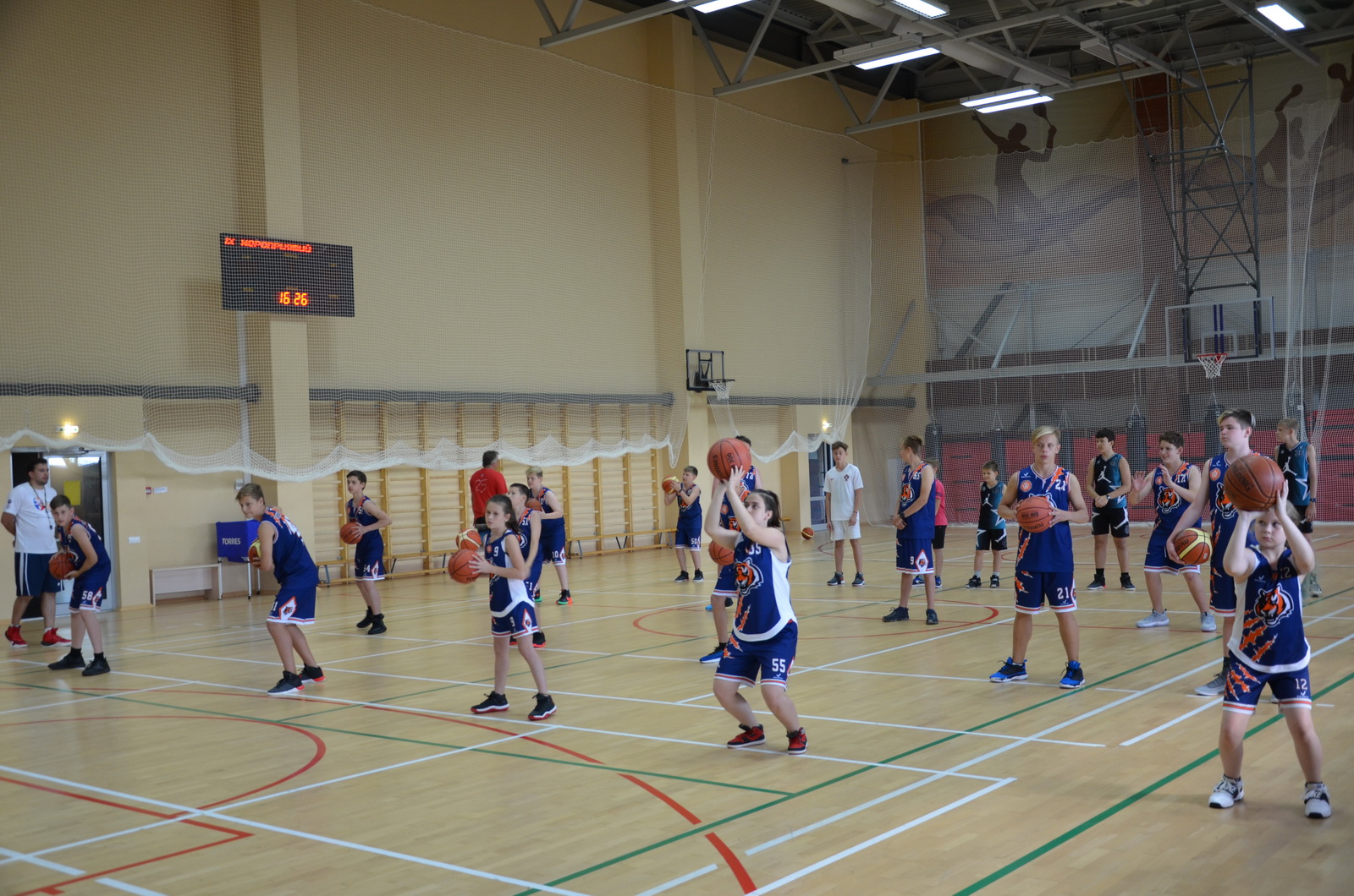 Тренировочный сбор юных баскетболистов «Академия чемпионов» в Парамоново.