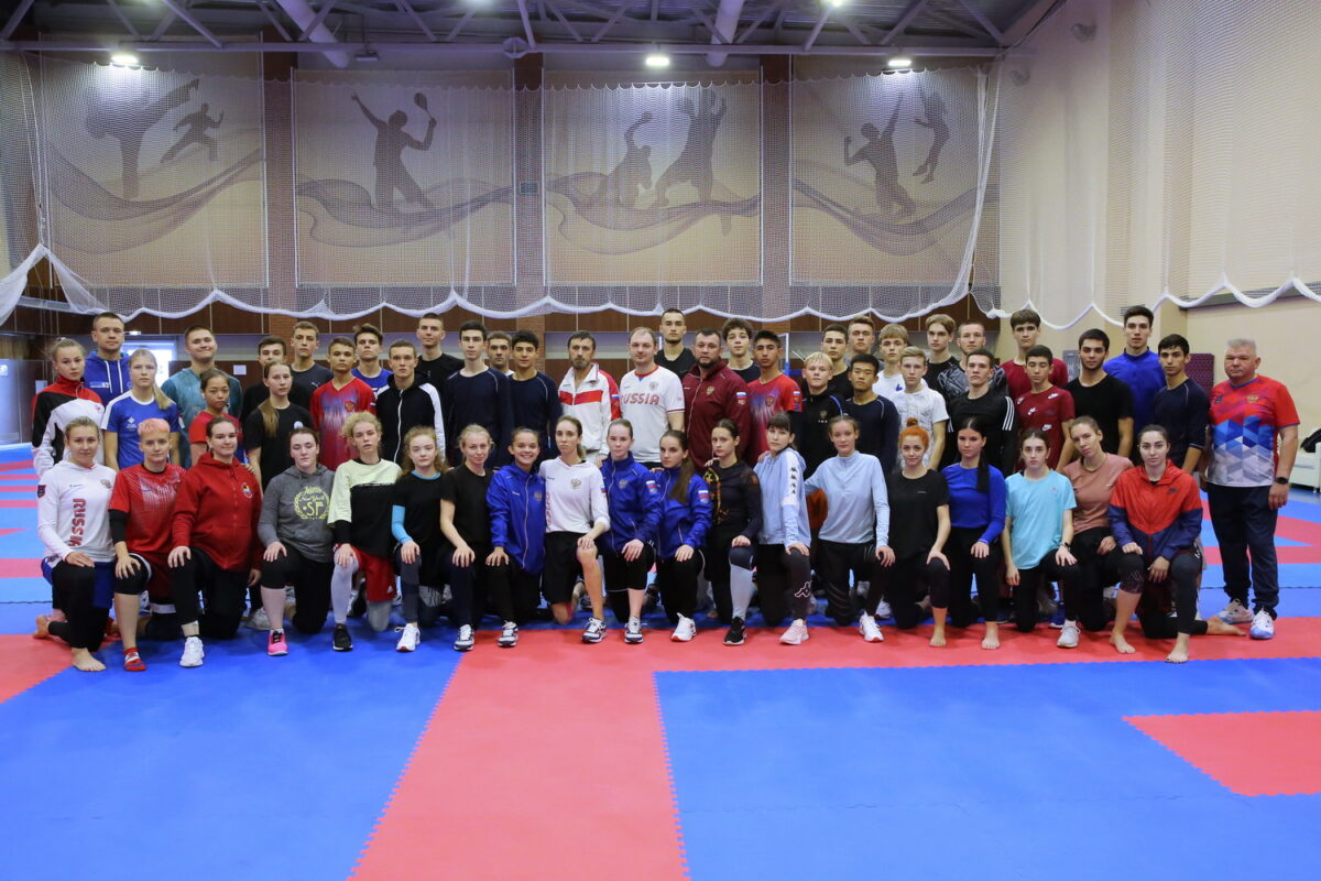 Тренировка сборной России по каратэ (основной и молодежный составы)