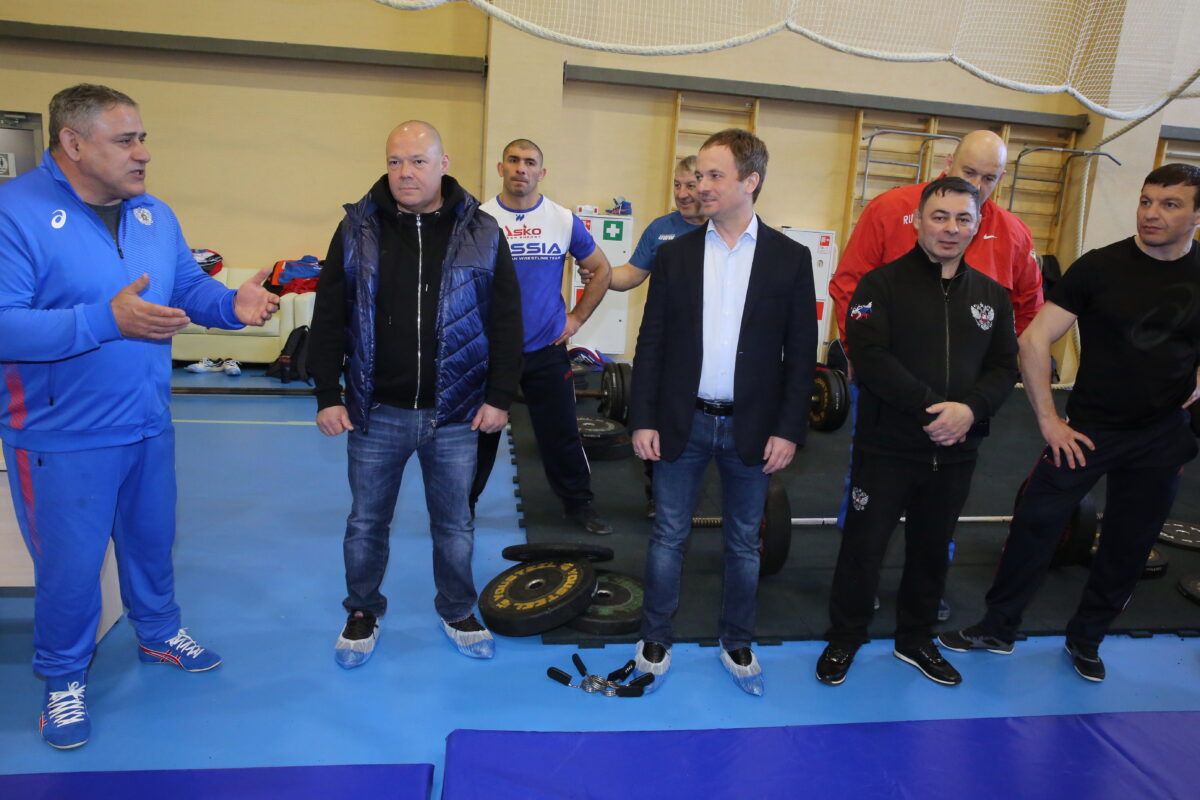 Георгий Брюсов посетил тренировку борцов греко-римского стиля в Парамоново